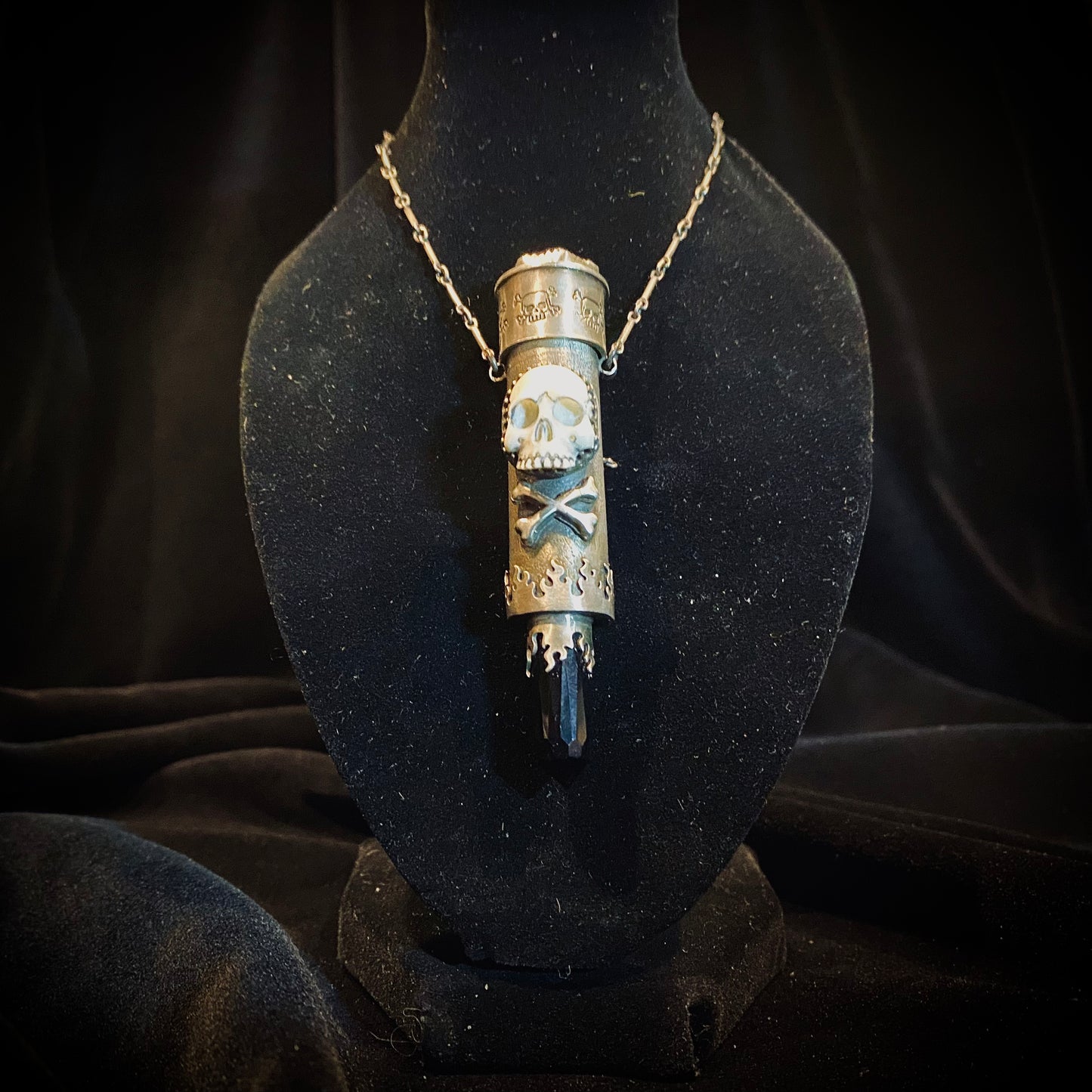 Von Desolate Sterling Silver Amethyst and Bone Skull Kreepsake Necklace