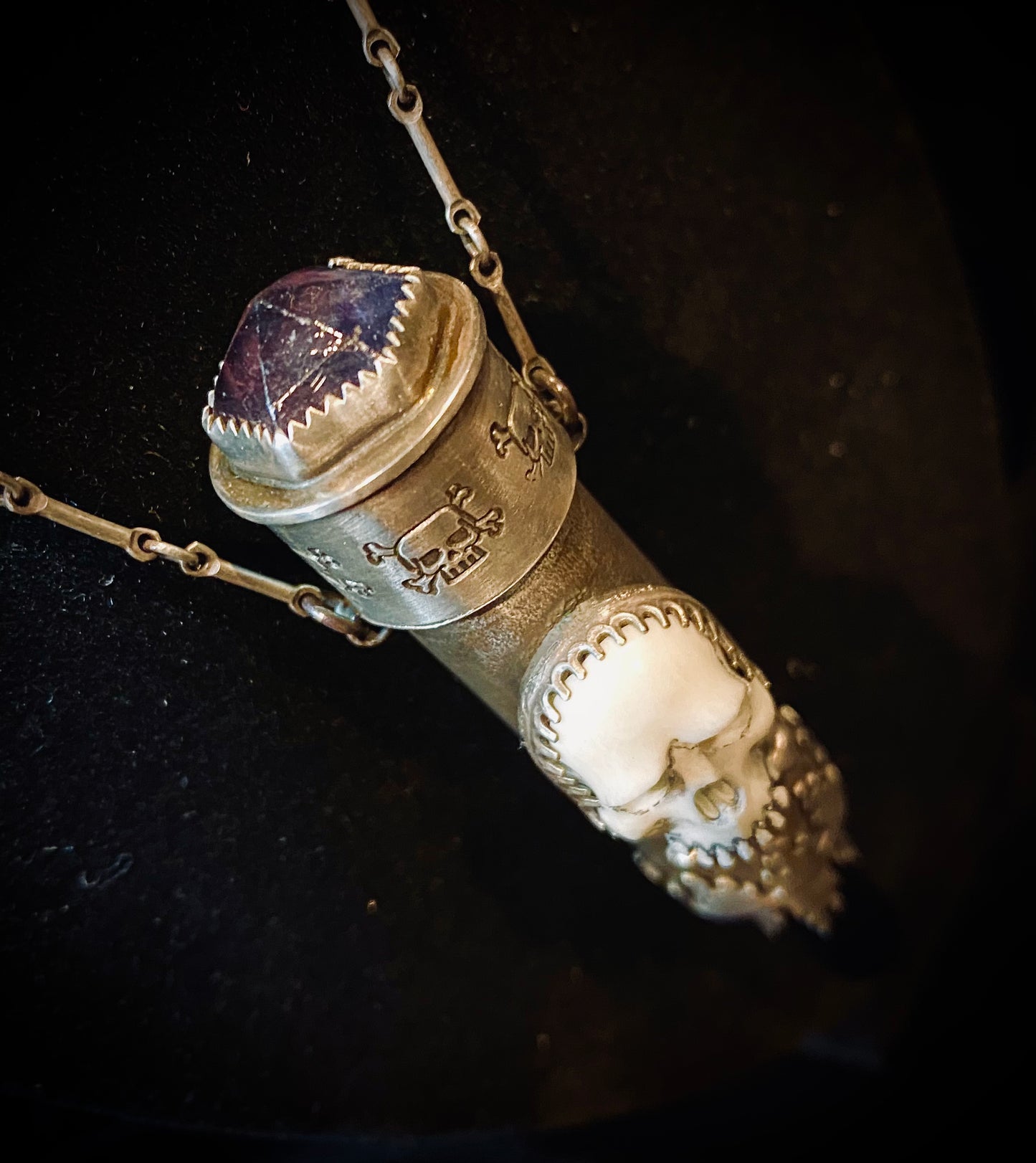 Von Desolate Sterling Silver Amethyst and Bone Skull Kreepsake Necklace