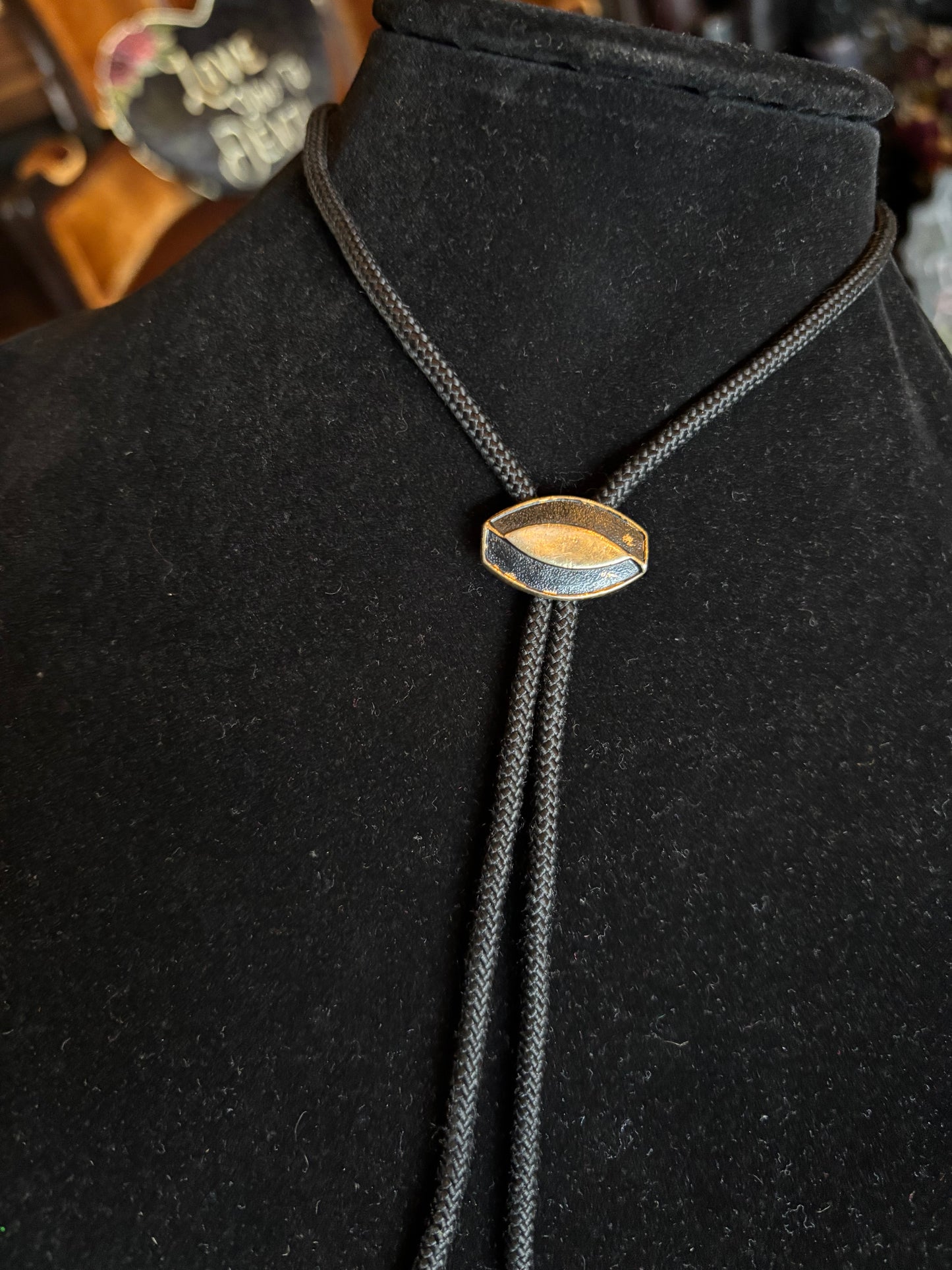 Small Oval Bolo