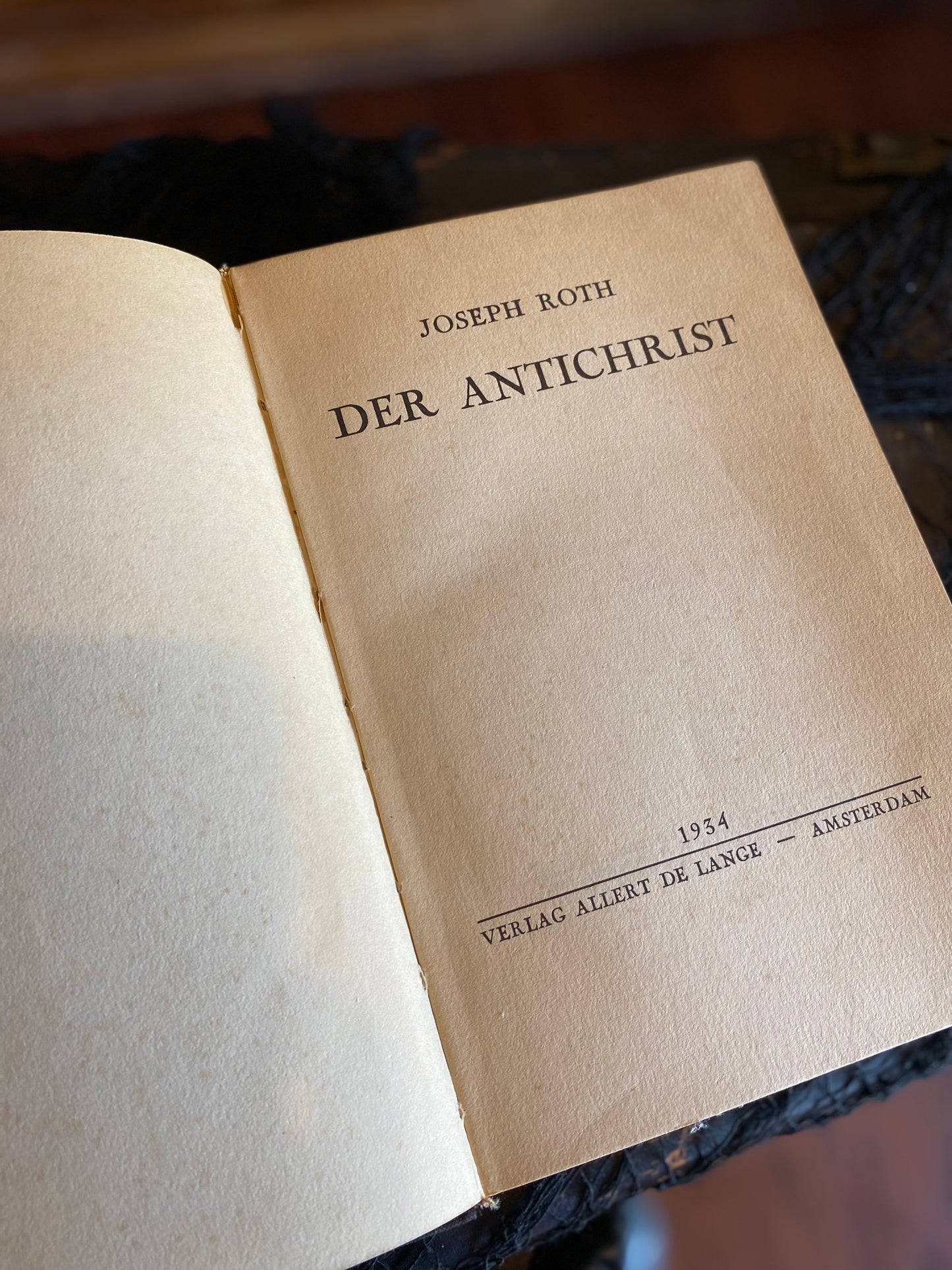 “Der Antichrist” by Joseph Roth Antique Copy Published 1934