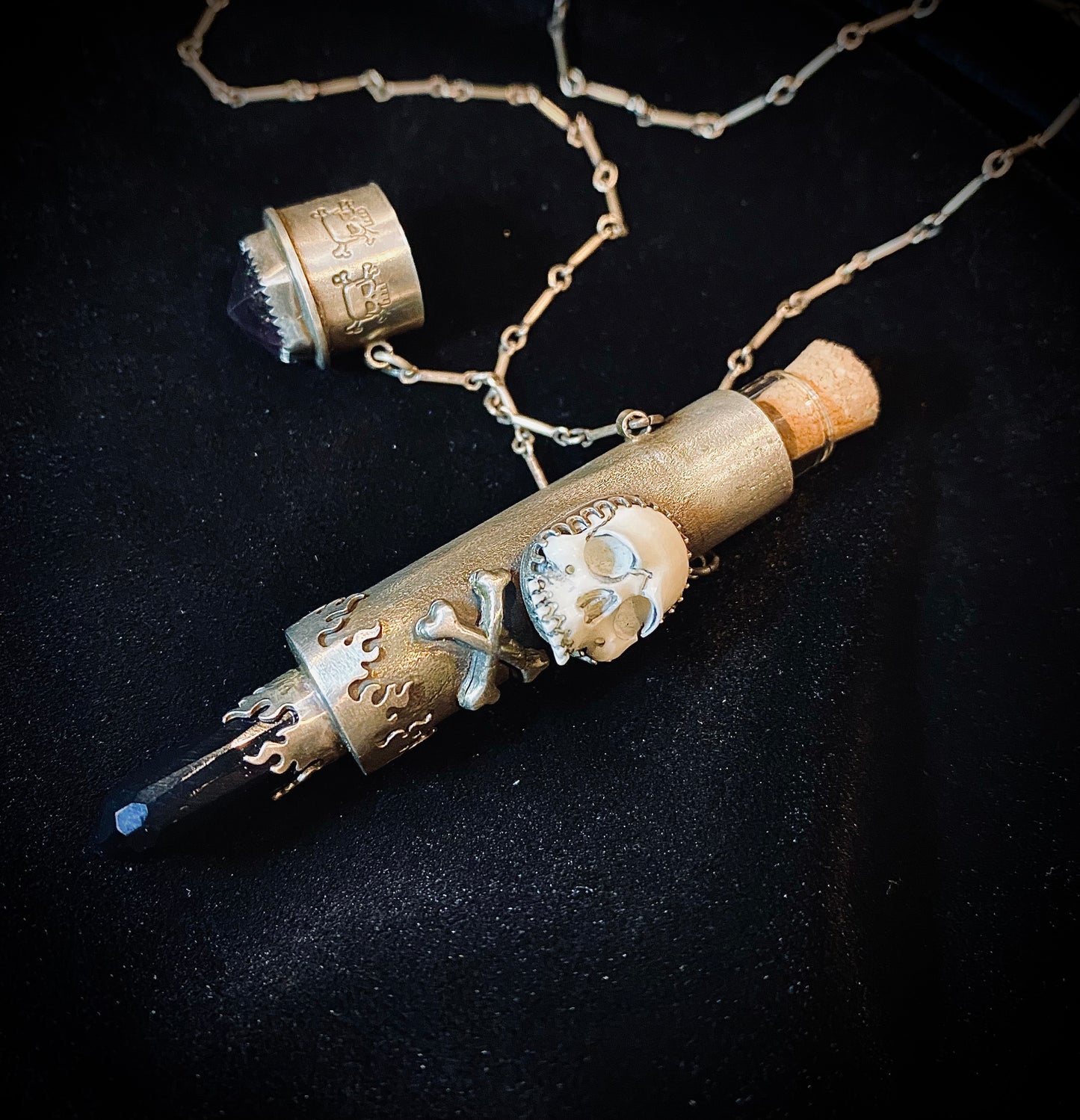 Von Desolate Sterling Silver Amethyst and Bone Skull Kreepsake Necklace