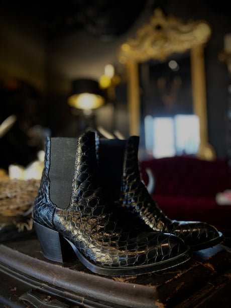 Elena Iachi Black Embossed Snakeskin Chelsea Ankle Boots Women’s 9