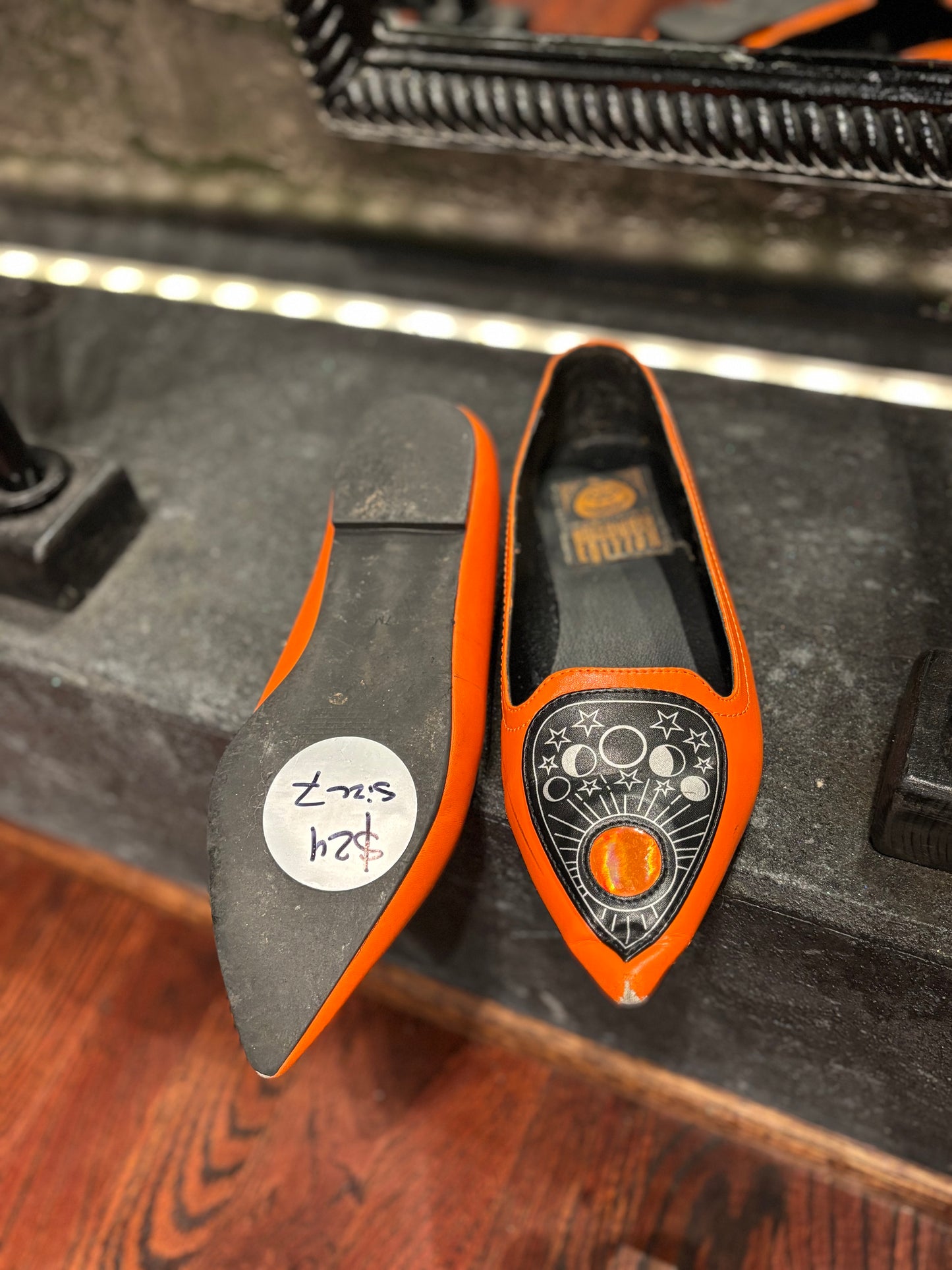 Ouija planchette flats
