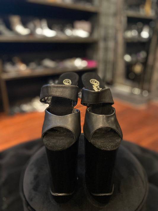 9-inch Heel Platform Pleasers
