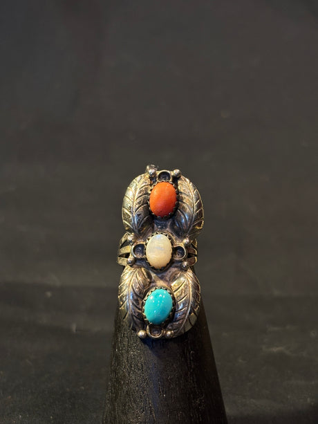 Vintage Sterling Silver Coral Mother of Pearl and Turquoise Feather Design Three Stone Ring