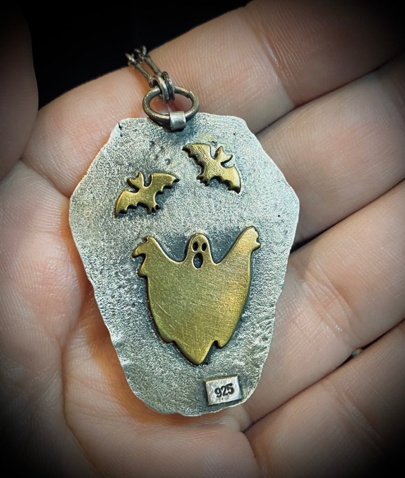 Von Desolate Sterling Silver Labradorite Coffin Pendant Necklace
