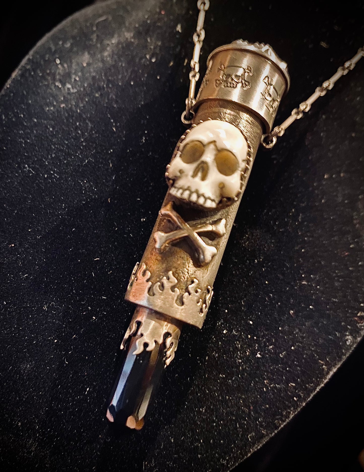 Von Desolate Sterling Silver Amethyst and Bone Skull Kreepsake Necklace