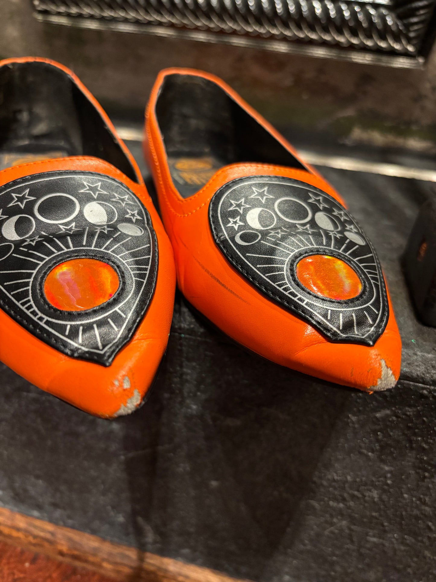 Ouija planchette flats