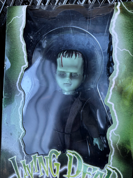 Living Dead Dolls x Universal Monsters Mezco Frankenstein and The Bride Collectible Figures Set