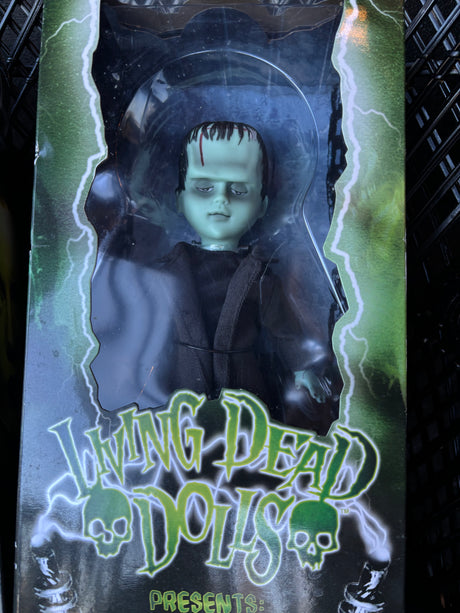 Living Dead Dolls x Universal Monsters Mezco Frankenstein and The Bride Collectible Figures Set