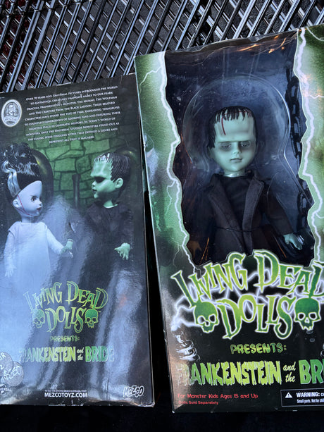 Living Dead Dolls x Universal Monsters Mezco Frankenstein and The Bride Collectible Figures Set