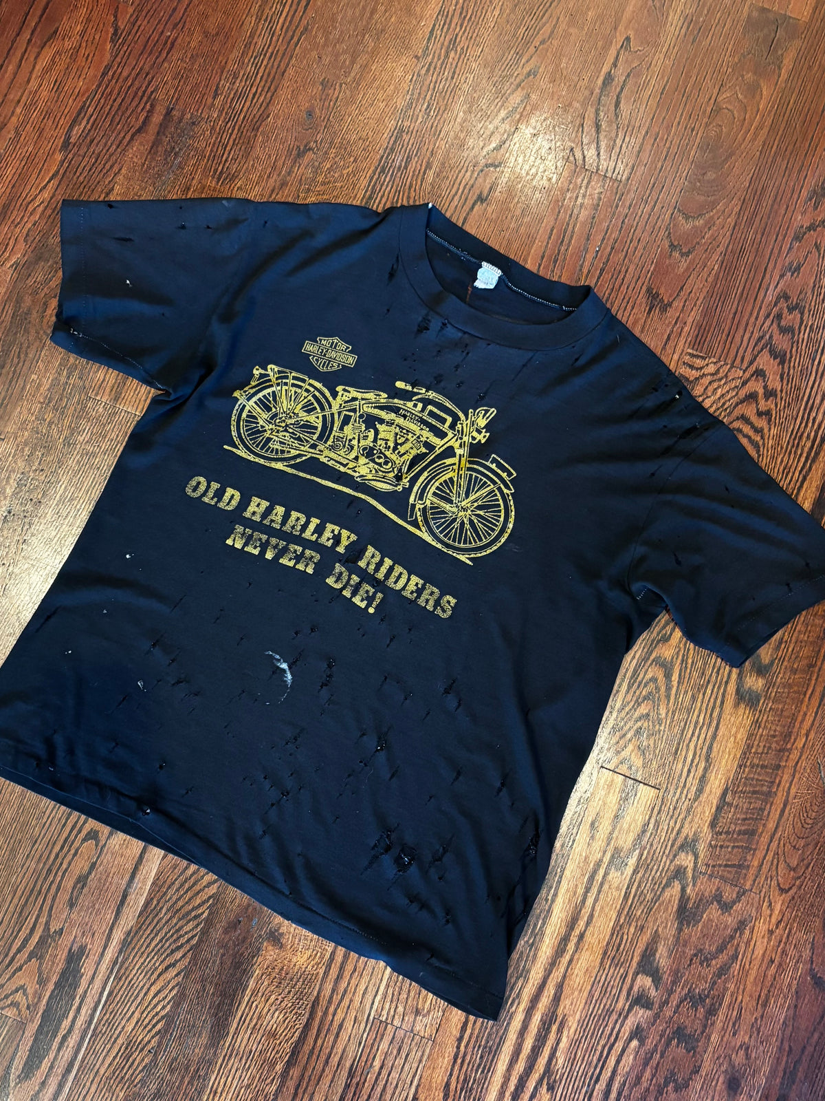 Vintage Harley-Davidson Black Soft Distressed “Riders Never Die” Motorcycle Tee