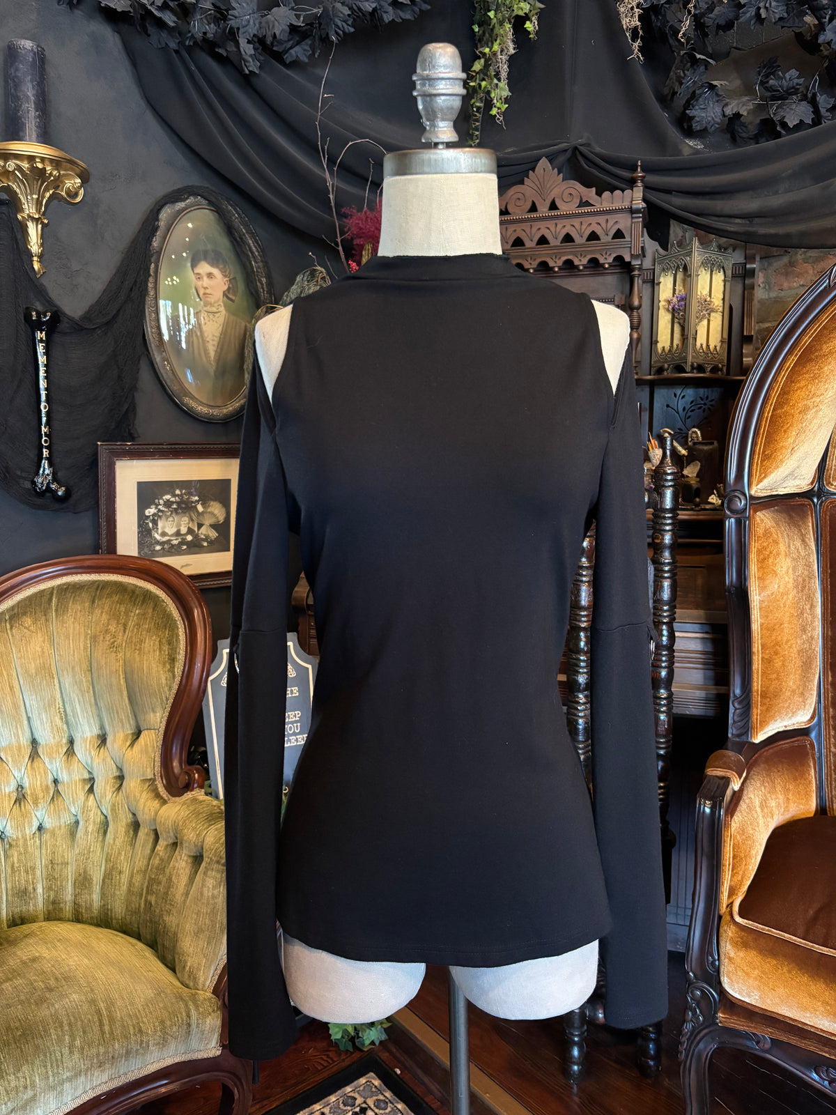 Killstar Black Long Sleeve D-Ring Cold Shoulder Cutout Long Sleeve Top