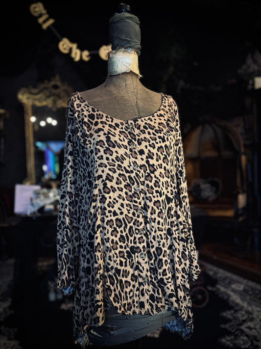 Torrid Cheetah print long shift top