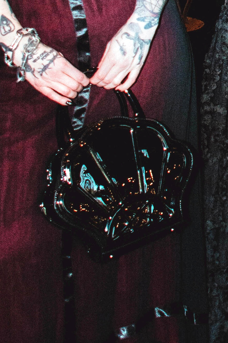 Killstar Black Vinyl Seashell Handbag w/Adjustable Crossbody Strap