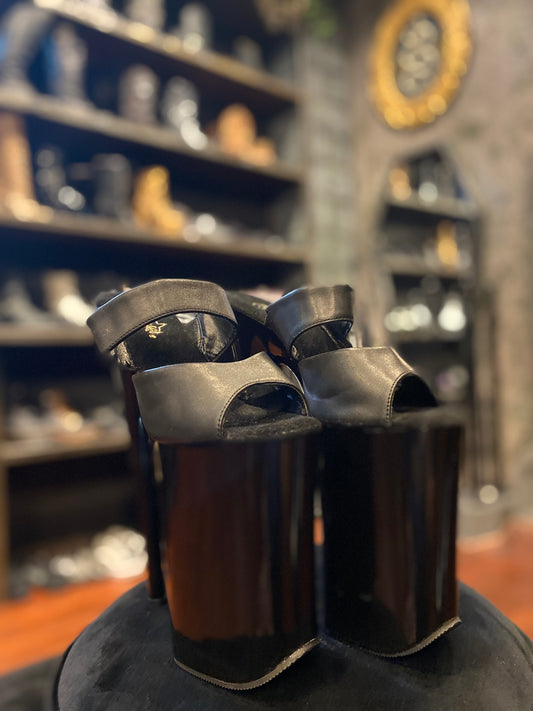 9-inch Heel Platform Pleasers