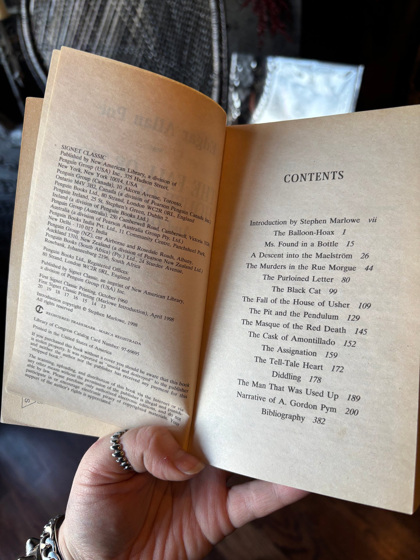 Edgar Allan Poe “The Fall of the House of Usher and other tales”