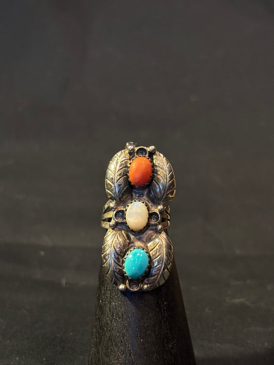 Triple Stacked Feather lined Stones Ring