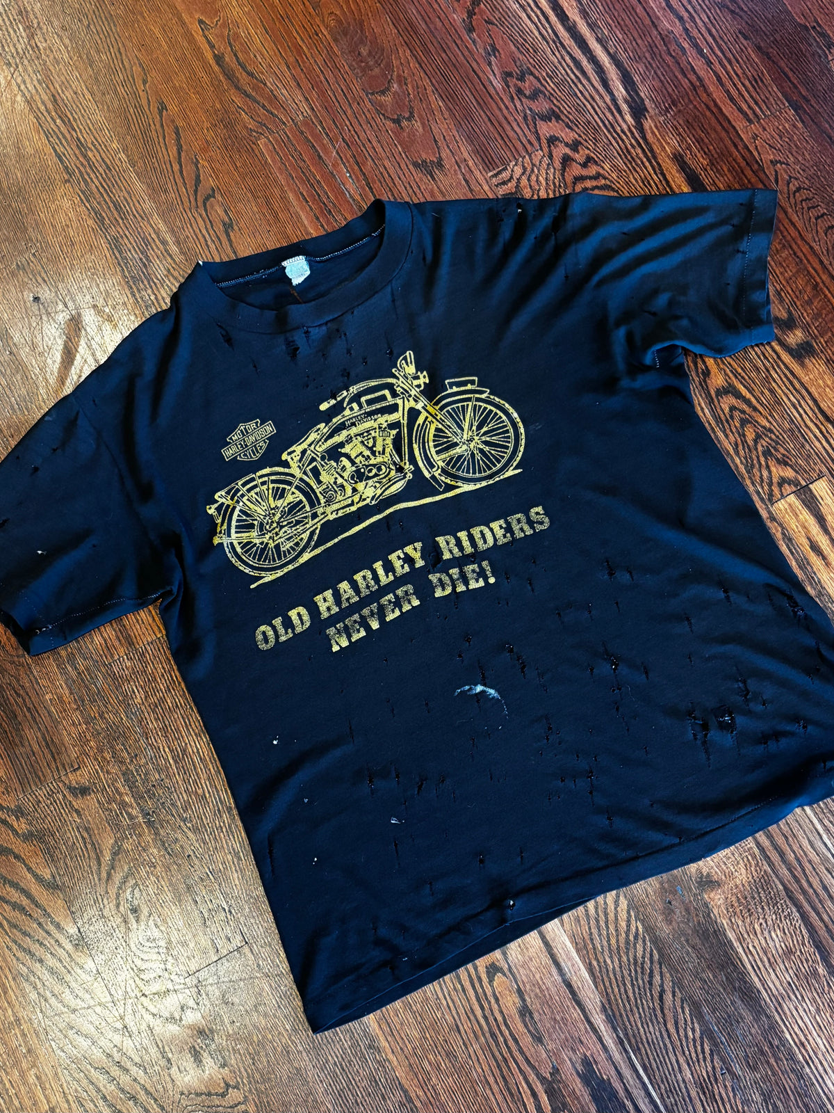 Vintage Harley-Davidson Black Soft Distressed “Riders Never Die” Motorcycle Tee