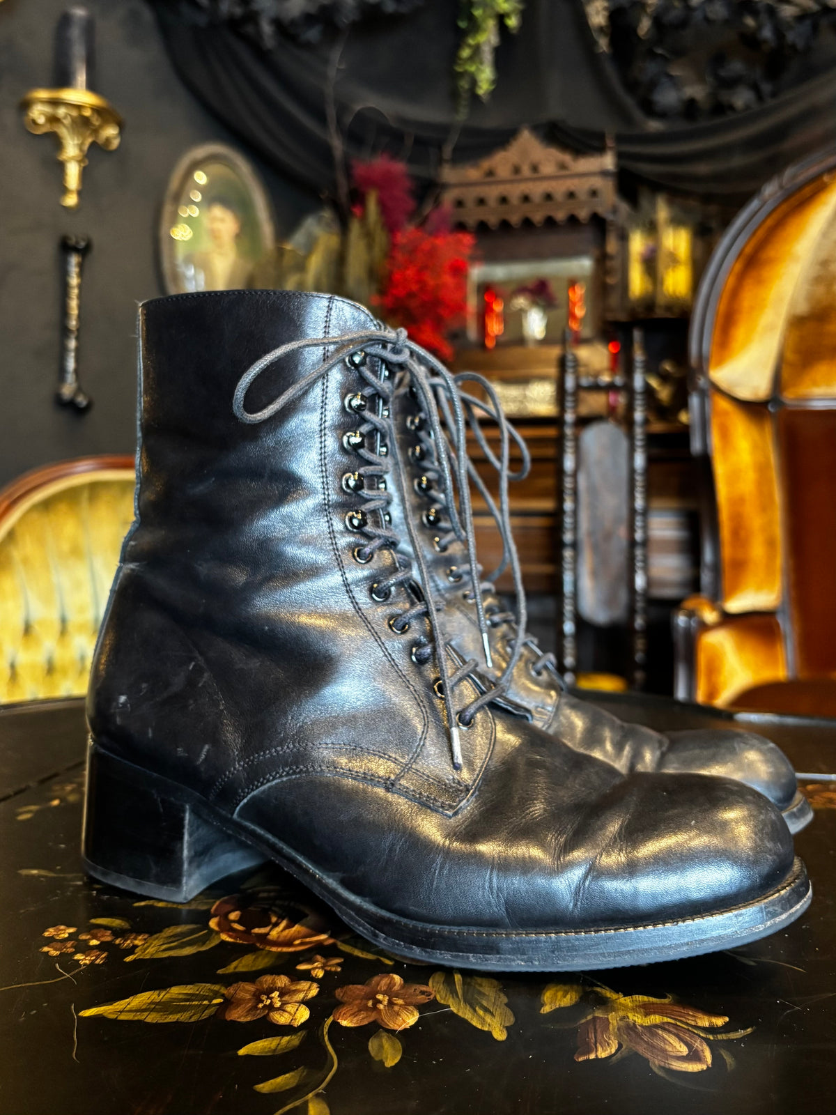 Vintage 90’s Charles David Soft Black Leather Lace Up Chunky Heel Ankle Boots