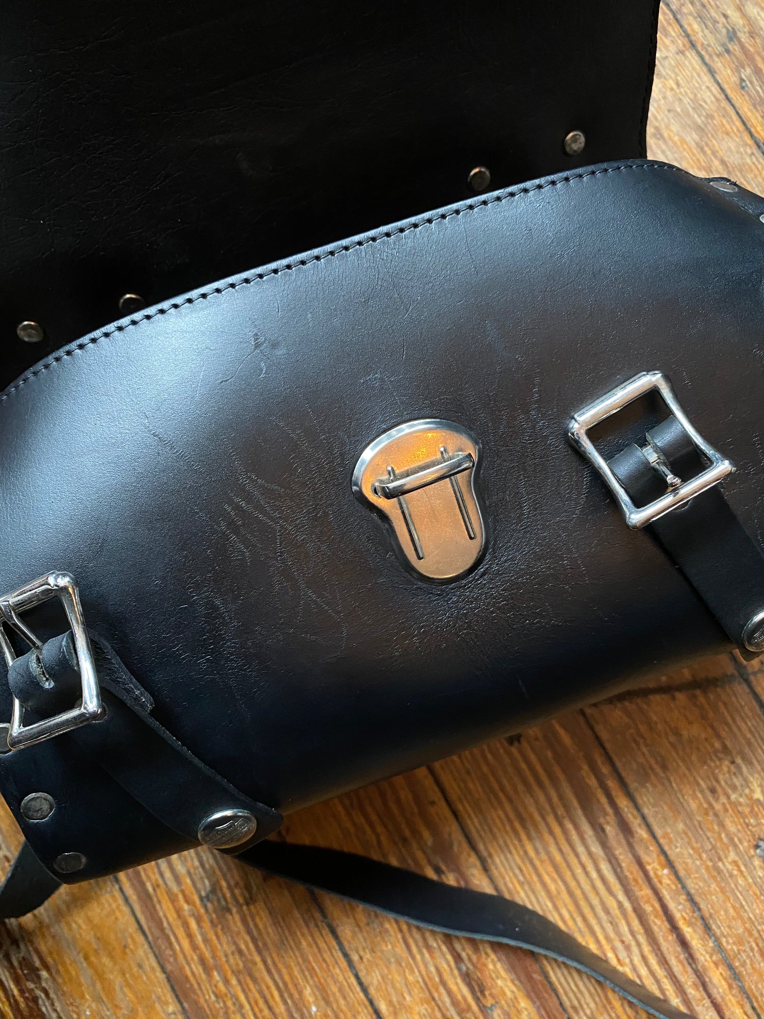 Vintage Harley Davidson Leather Barrel Bag