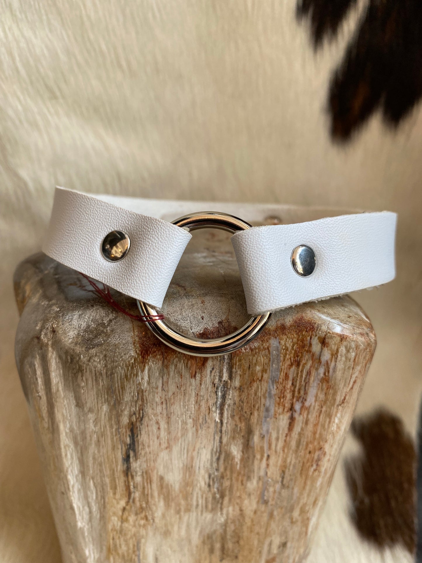 Vegan Leather White O-Ring Collar