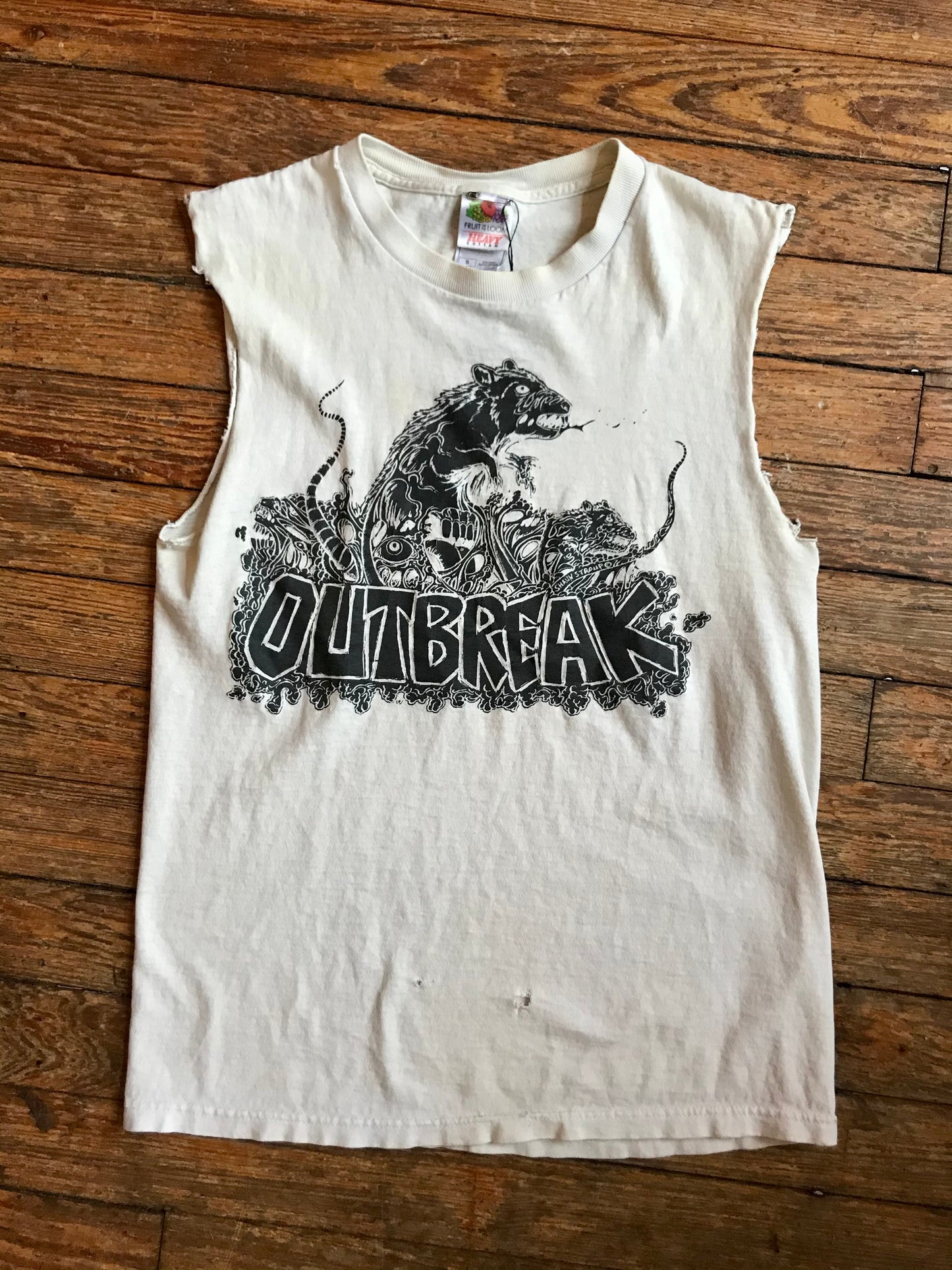 Outbreak Cut Off Sleeveless T-Shirt