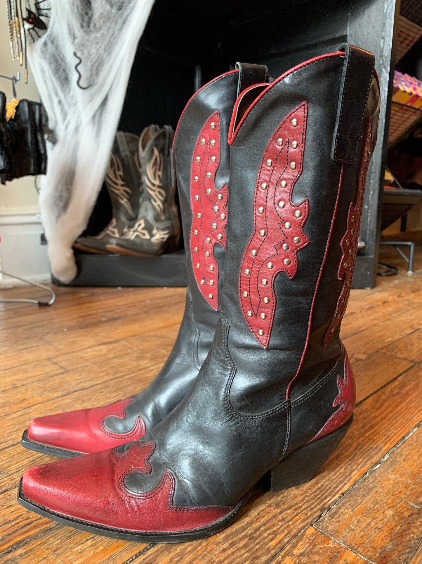 TOO HOT TO HANDLE Black and Red Cowboy Boots