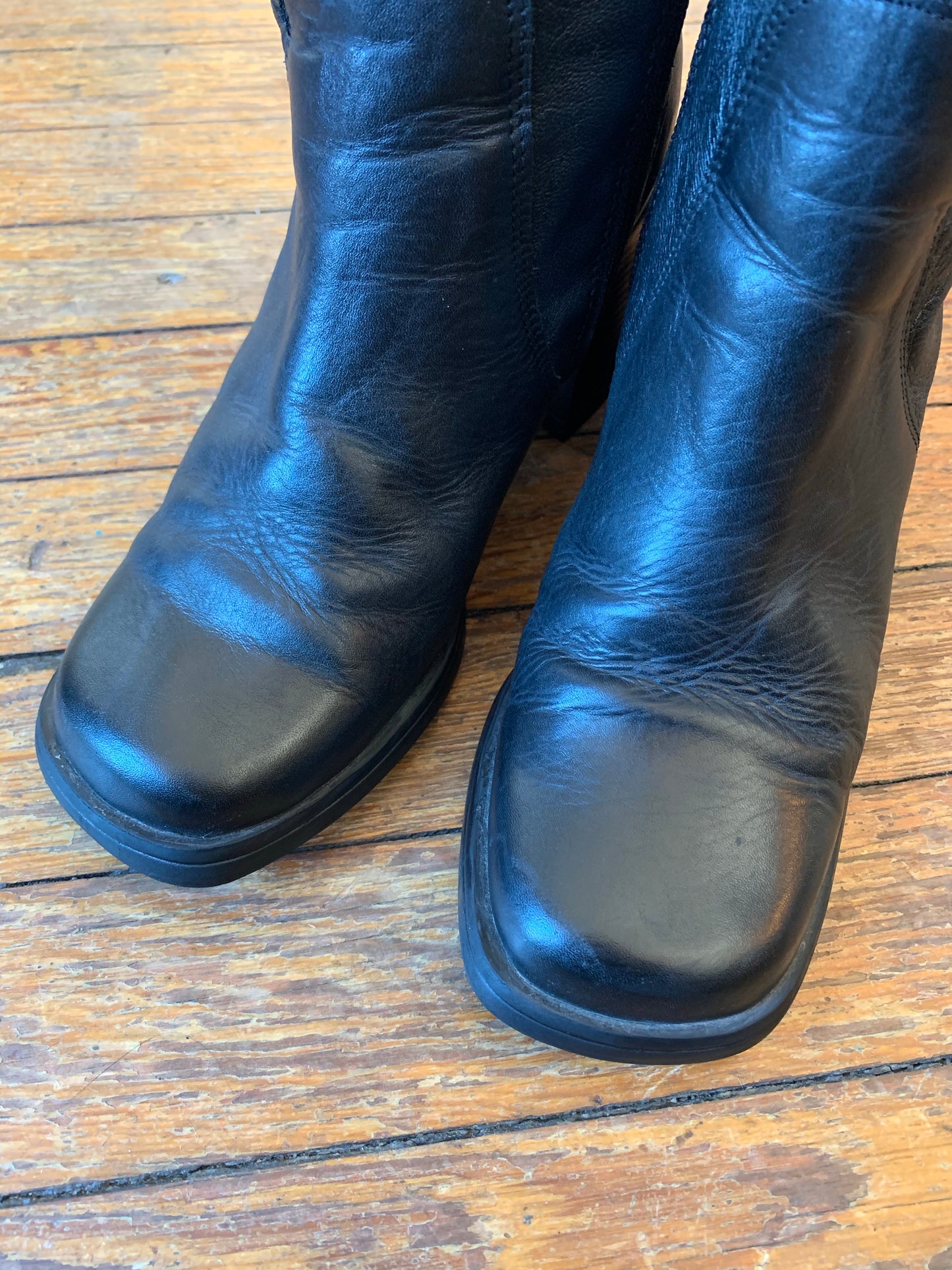 90’s/Y2K Urban Works Soft Black Leather Chunky Heel Boots
