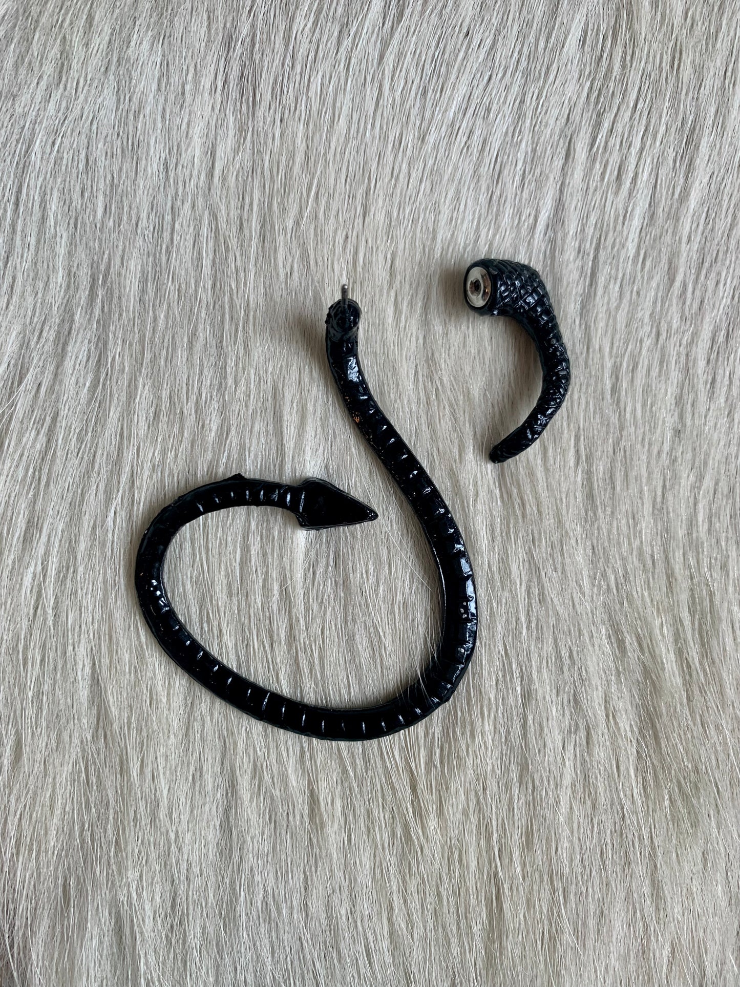 Black Snake Full Ear Cuff