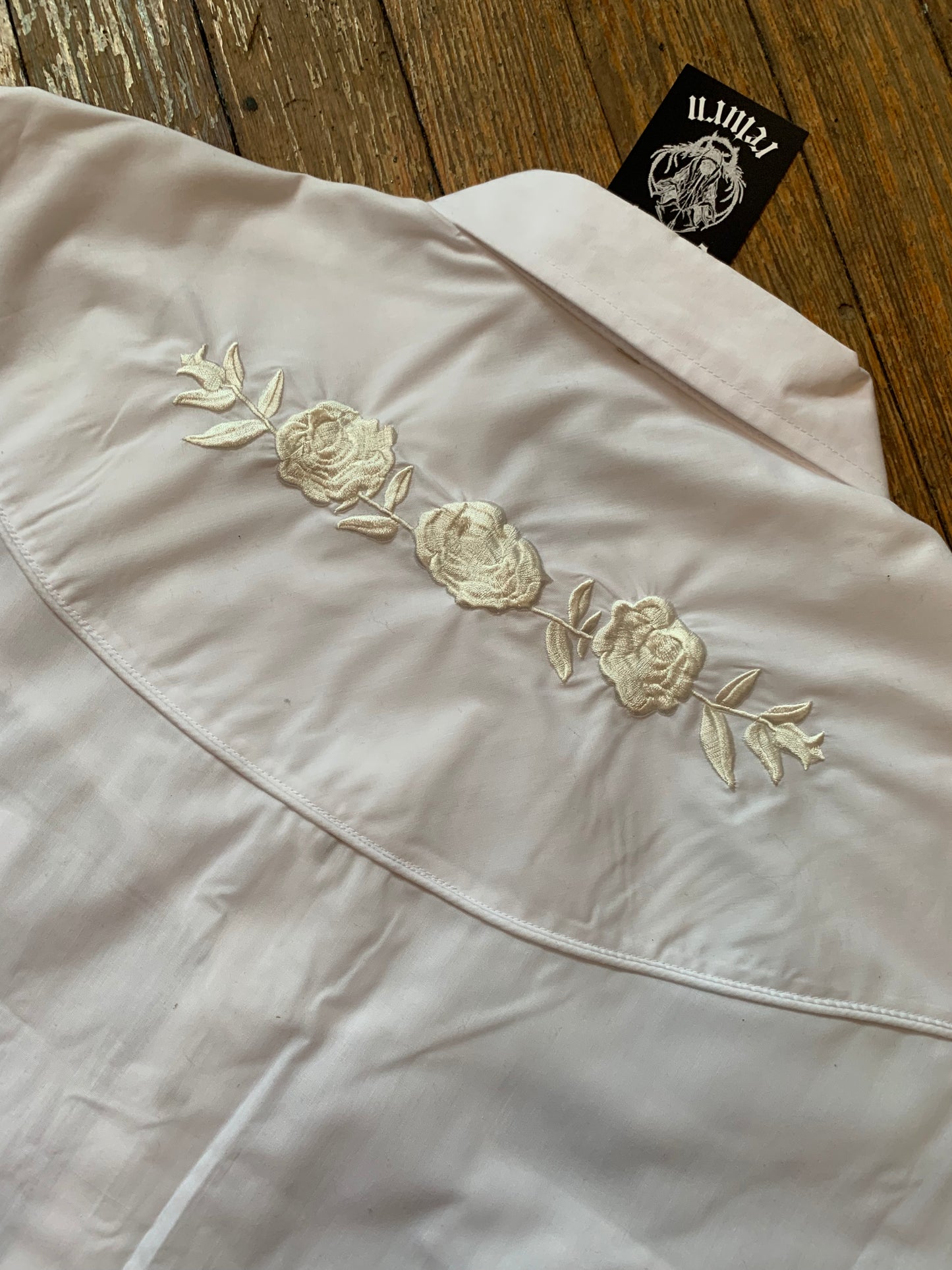Vintage Western Floral Embroidered White Pearl Snap Shirt