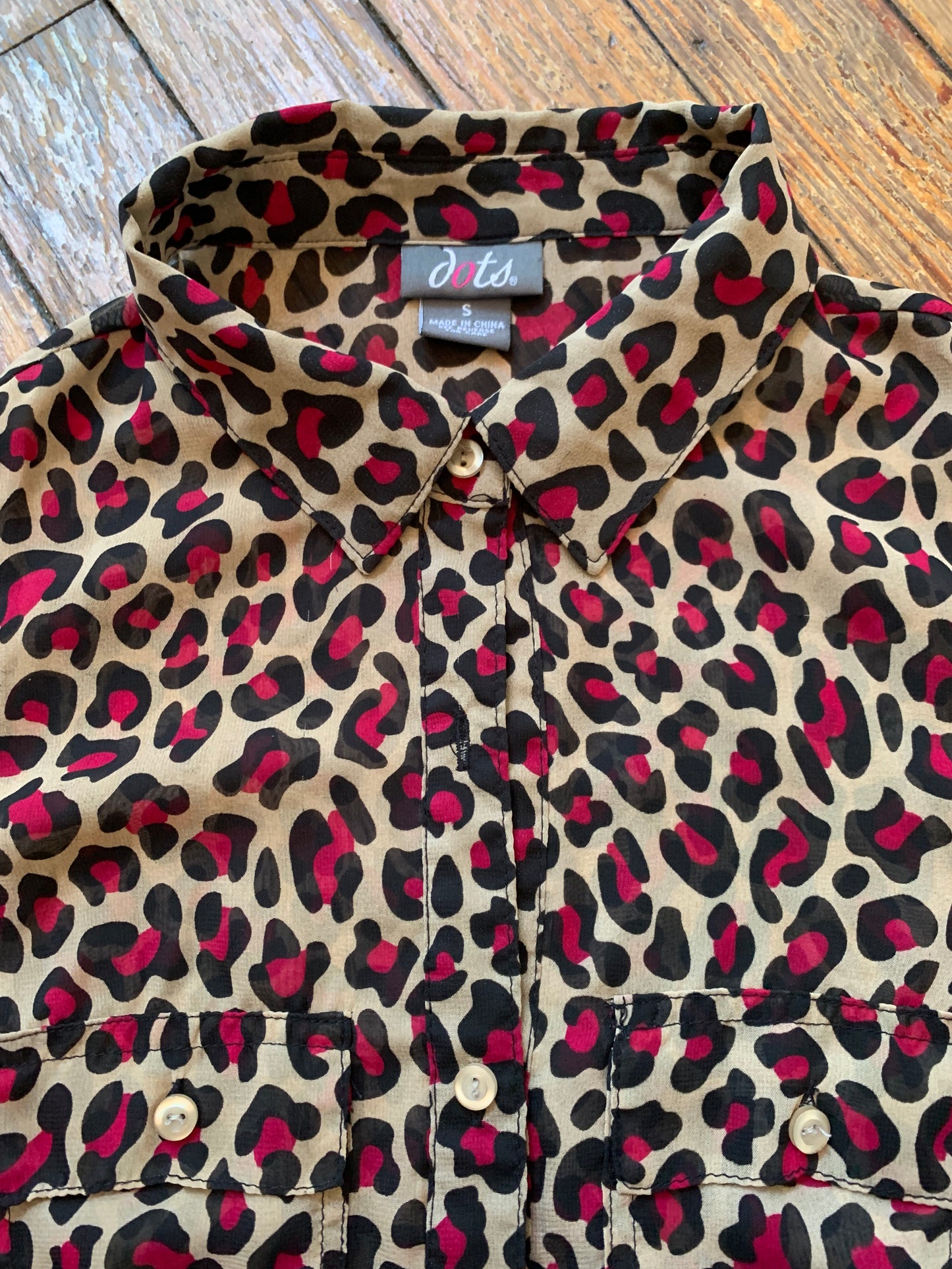 Pink Leopard Print Sleeveless Tied Button Down Crop Top